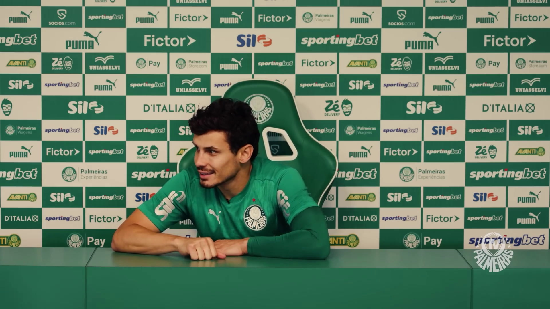 Veiga é homenageado pela família em celebração aos 350 jogos pelo Palmeiras