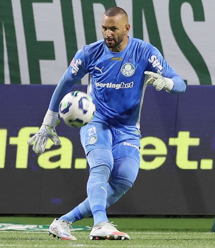 Weverton se aproxima de marca histórica no Choque-Rei pelo Palmeiras