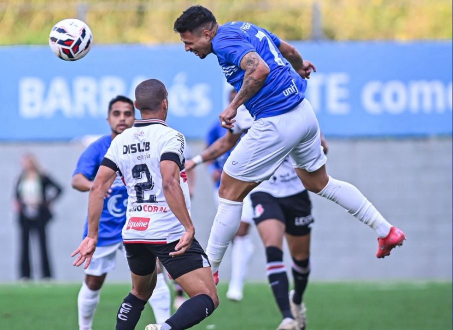 Barra-SC segura empate e ganha t&iacute;tulo in&eacute;dito da S&eacute;rie D sobre o Santa Cruz  - V&iacute;deo