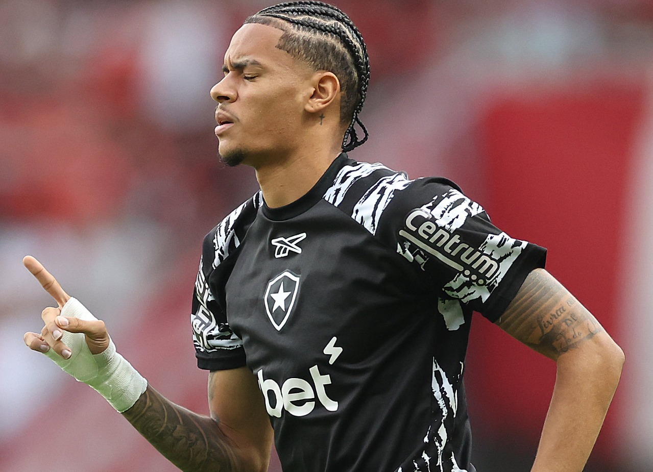 Newton será desfalque no duelo do Botafogo contra o Flamengo