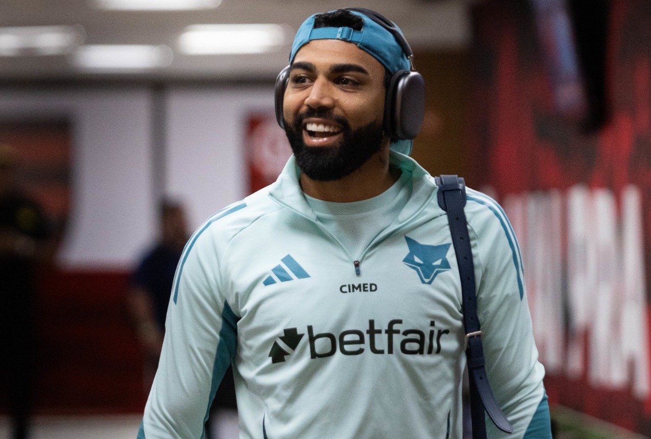 Chuteira de Gabigol em Cruzeiro x Flamengo é leiloada por valor recorde