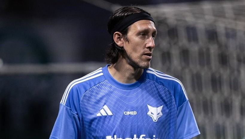 Palmeiras em alerta: Cássio é atingido por garrafa e clube pode enfrentar severa punição