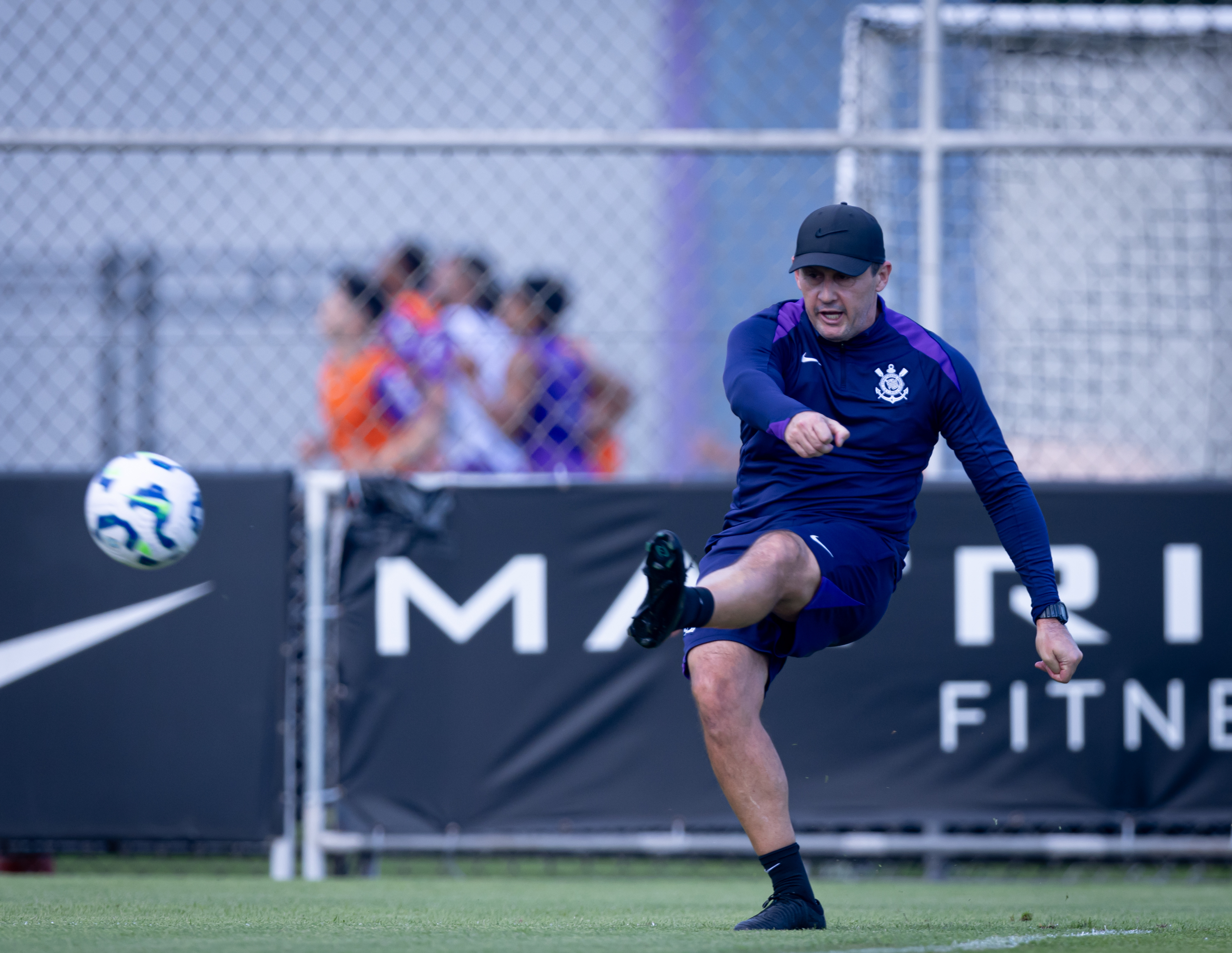 DENUNCIA NO STJD? Preparador de goleiros do Corinthians pode ser punido após denúncia