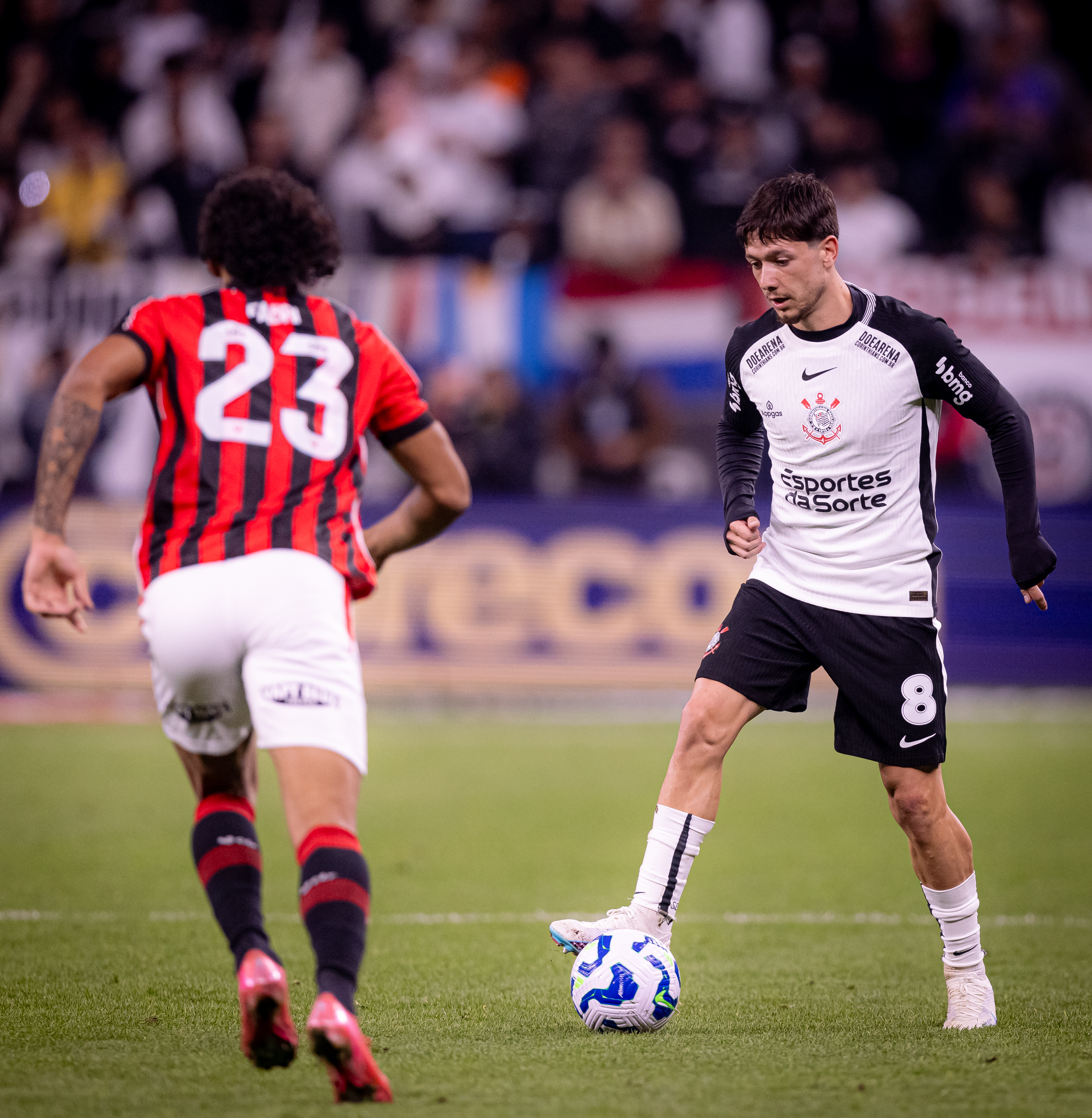 Dorival admite dilema: Hugo Souza fora e suspensões travam o Corinthians