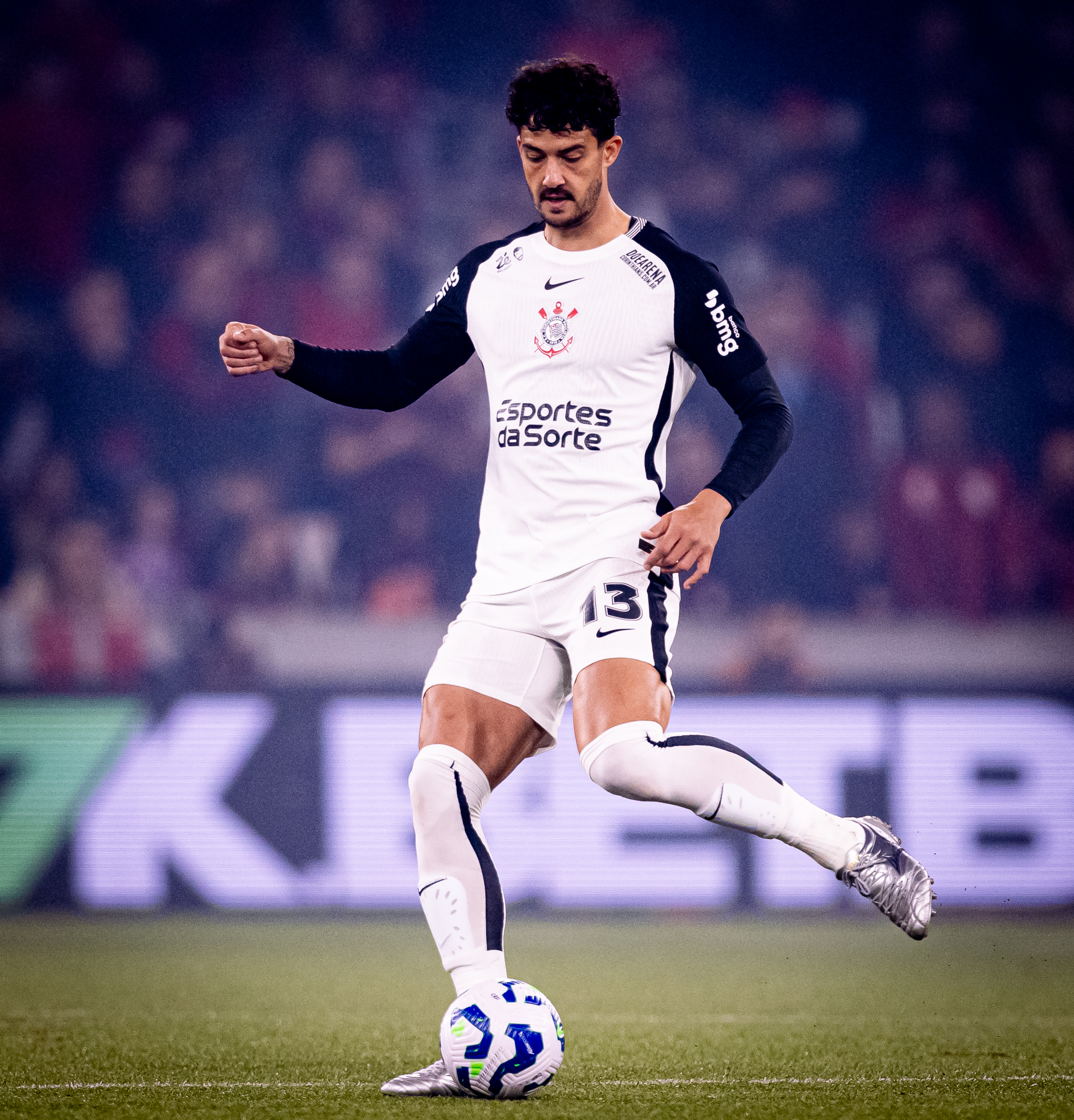 Gustavo Henrique aponta falhas da arbitragem após empate do Corinthians