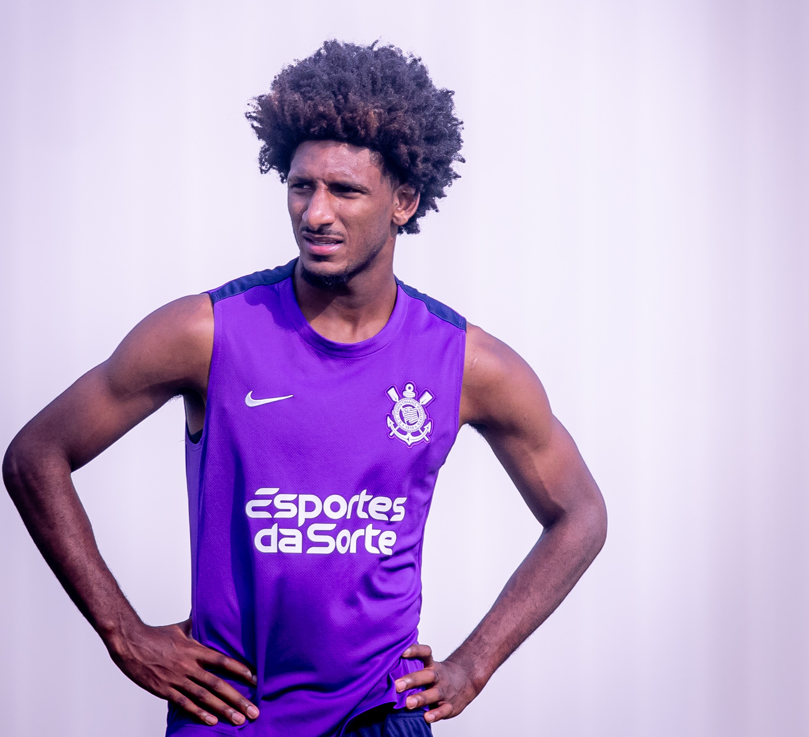 Talles Magno é cortado de jogo do Corinthians por motivos não divulgados