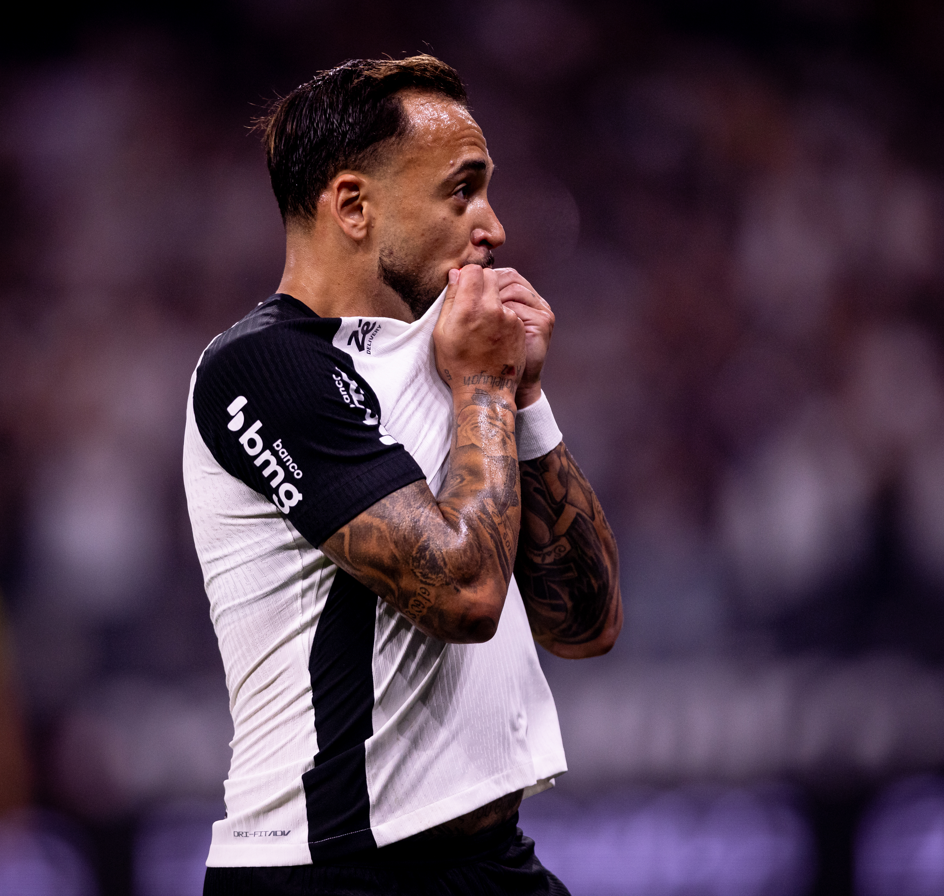 Maycon em impasse: Tiago Salazar revela futuro indefinido do jogador no Corinthians