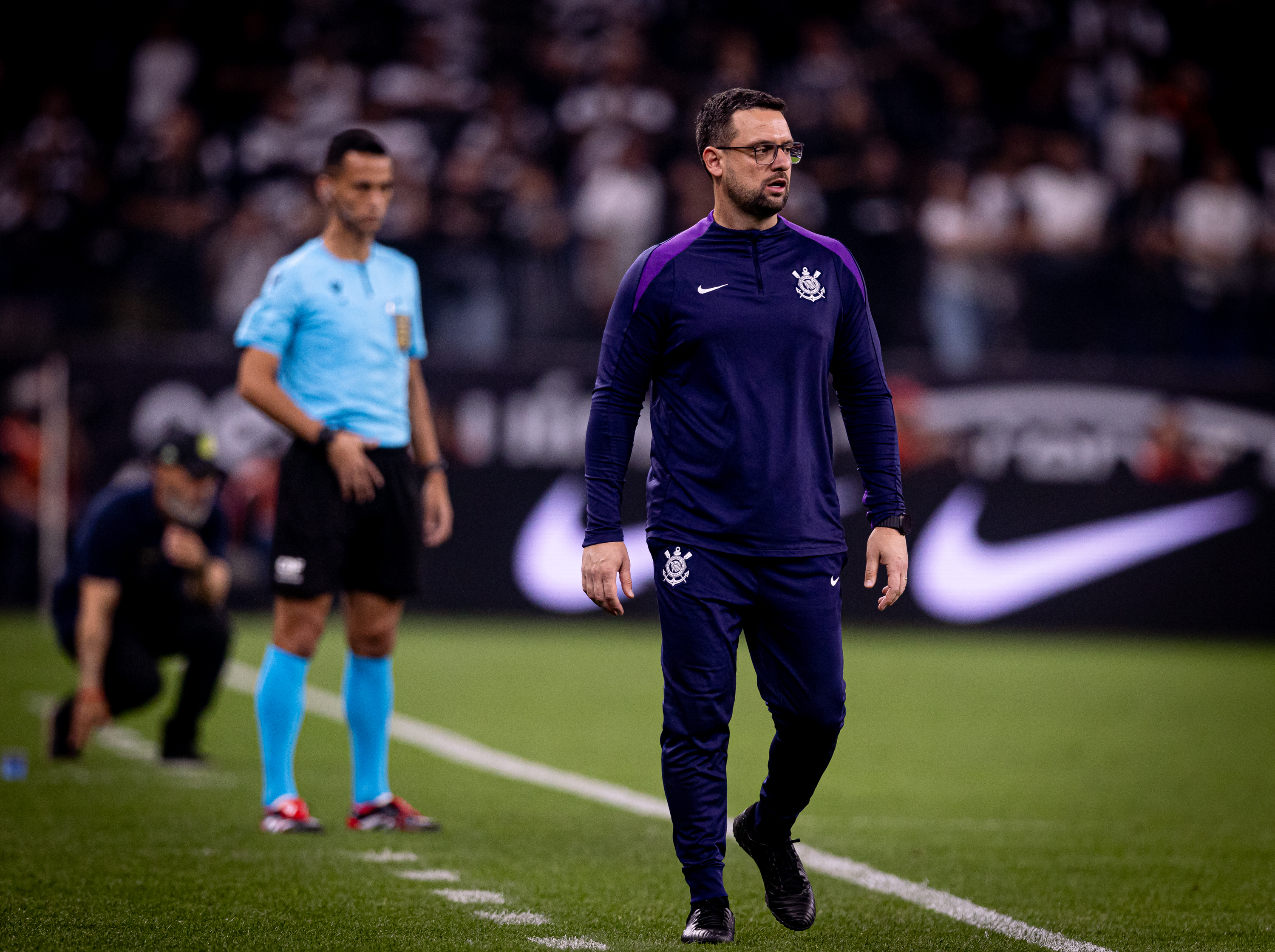 Auxiliar destaca conversa com Yuri após pênalti e elogia eficiência do Corinthians