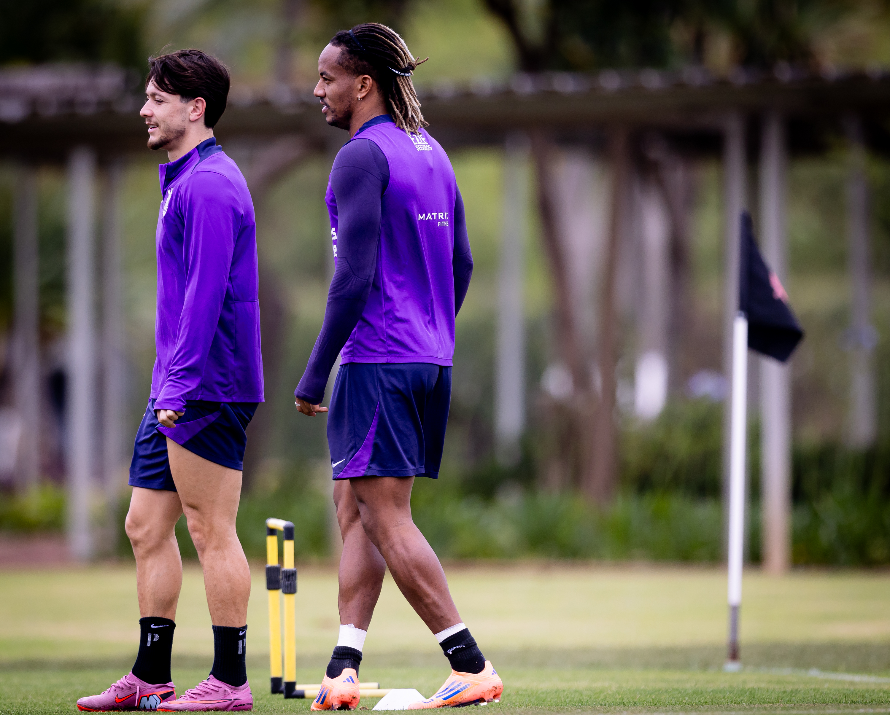 Corinthians faz treino técnico para o clássico contra o Santos com jogadores em transição