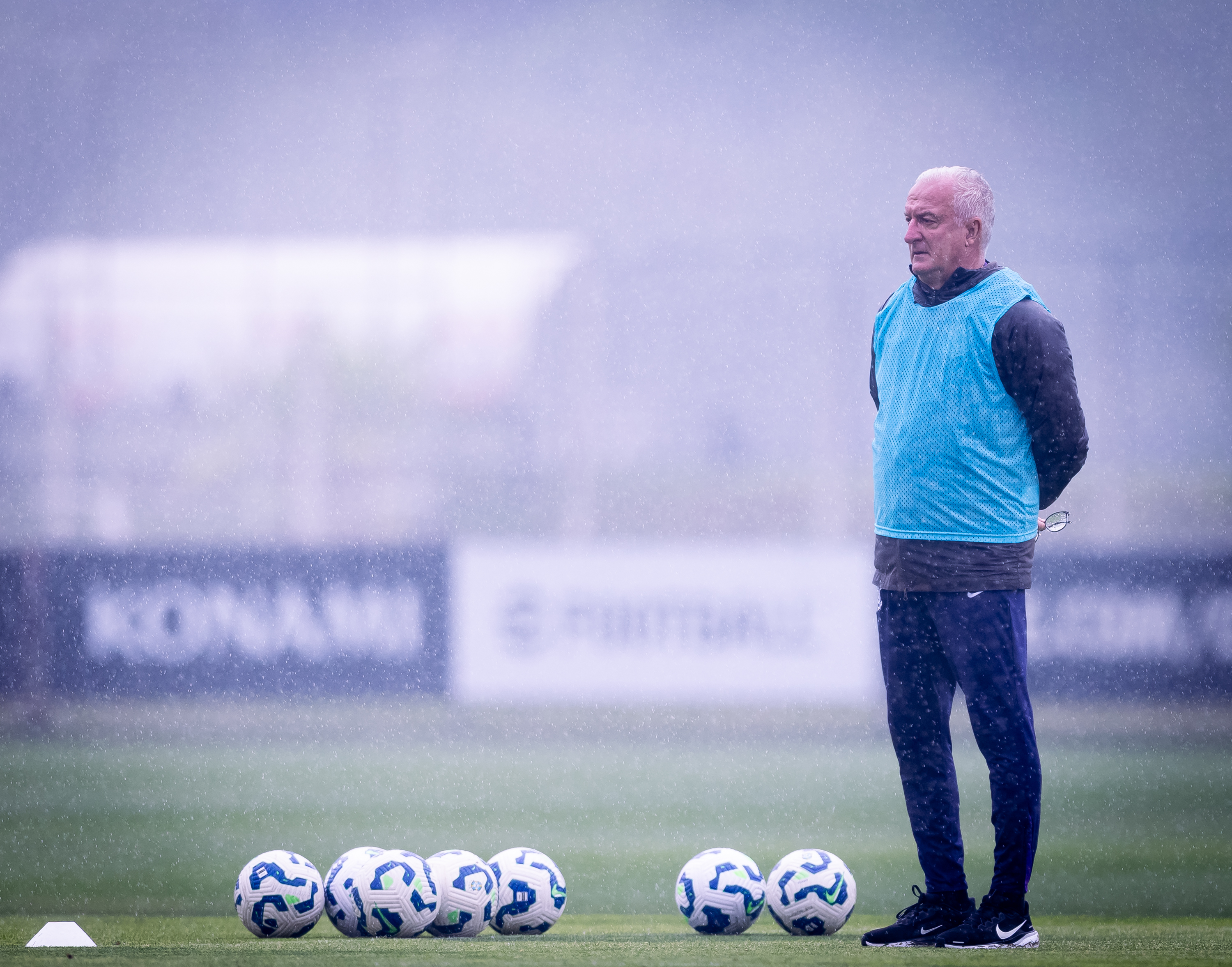 Dorival realiza treino tático no Corinthians com foco no clássico contra o Santos