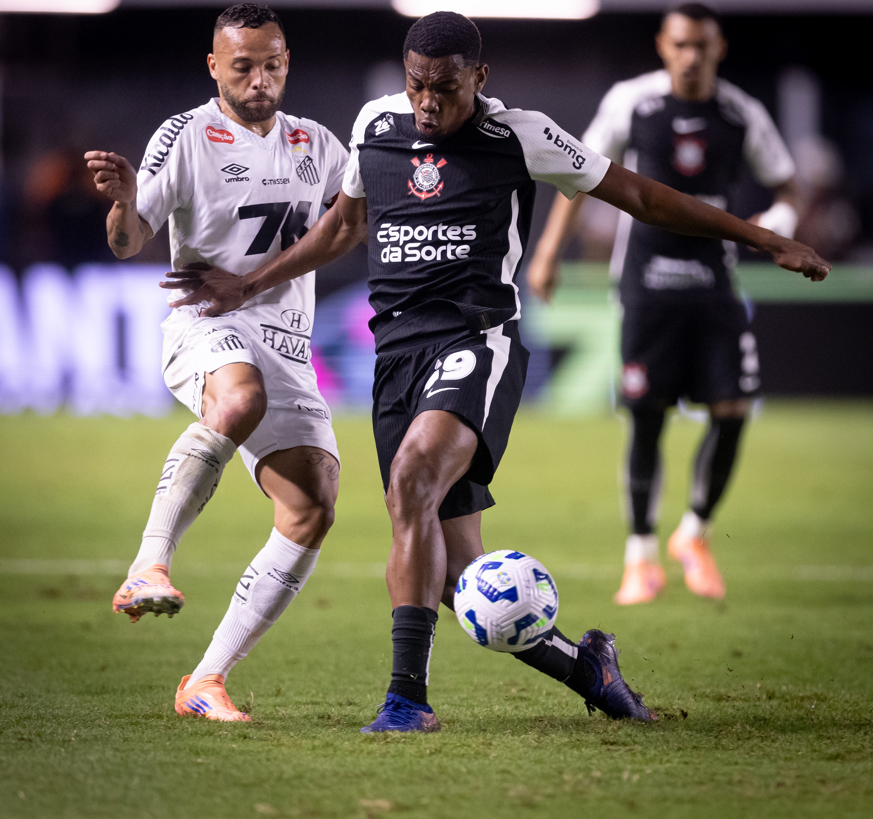 Jovem da base do Corinthians sofre entorse e desfalca time contra o Atlético-MG