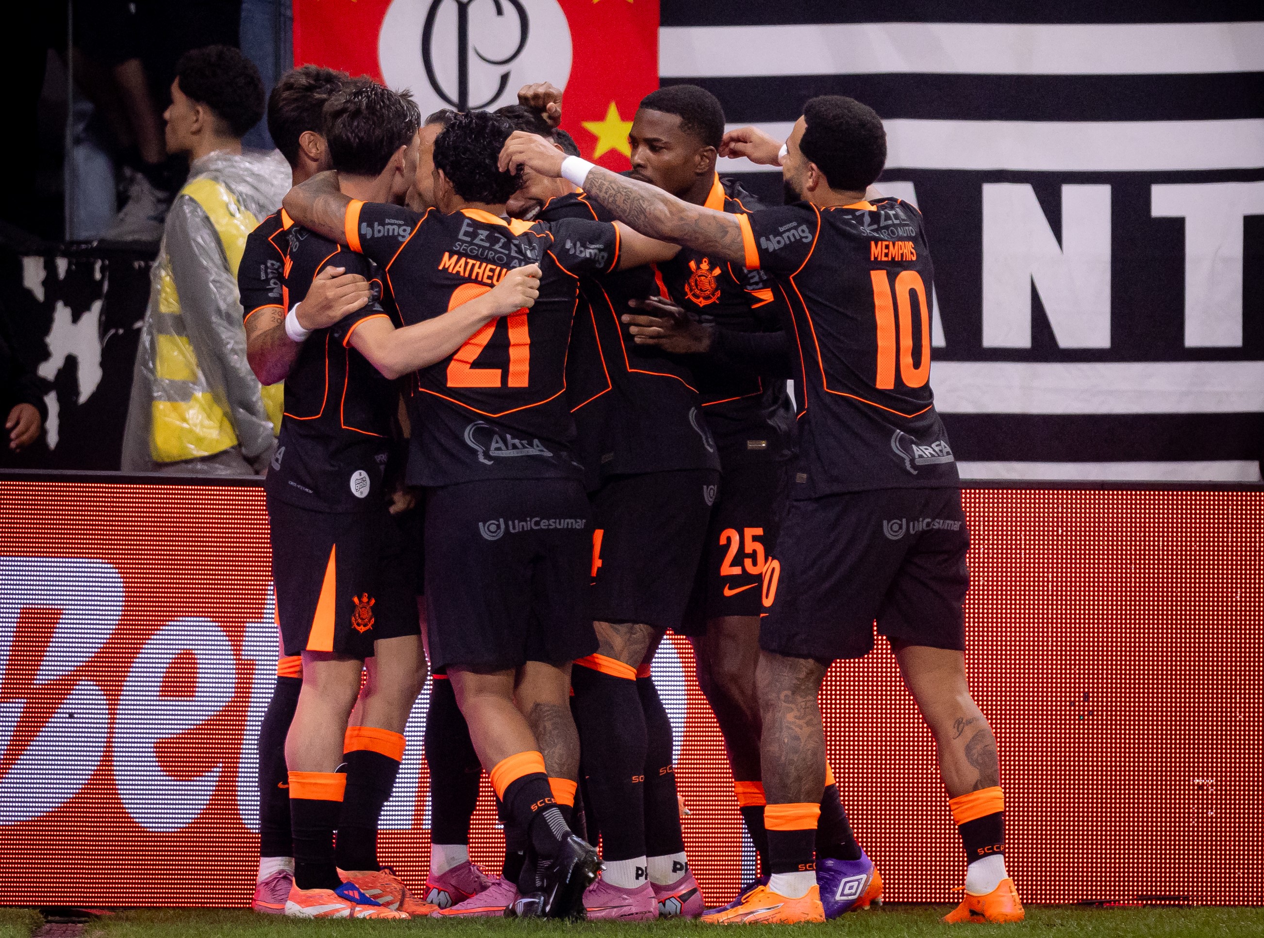 Risco e esperança: Corinthians tenta fugir do Z4 e ainda sonha com a Libertadores