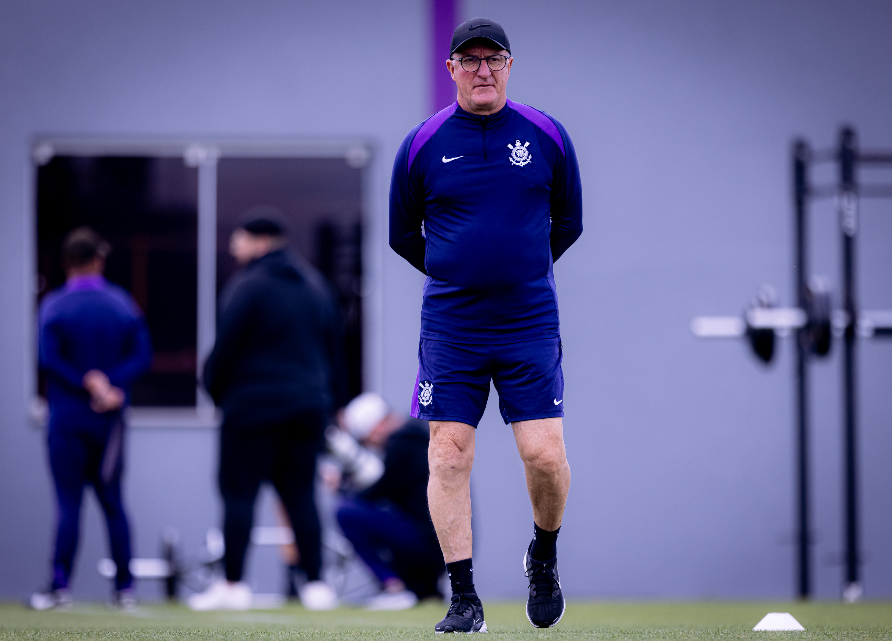 Dorival tem quatro desfalques no meio e quebra-cabeça no Corinthians contra o Grêmio