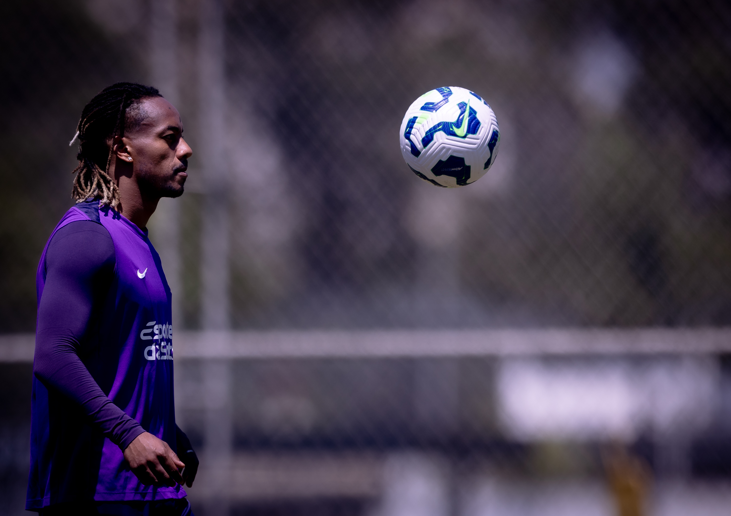 Corinthians desafia Vitória sem Hugo Souza; dupla volta e altera planos para o confronto