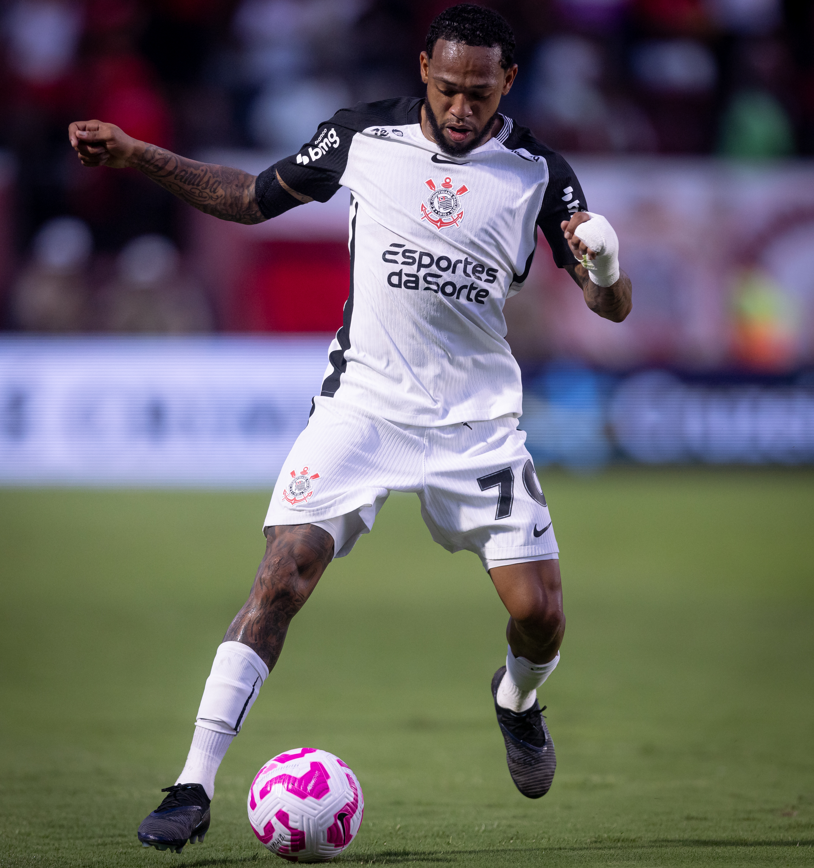 Dorival aposta em nova estratégia com Martínez na lateral e elogia: 