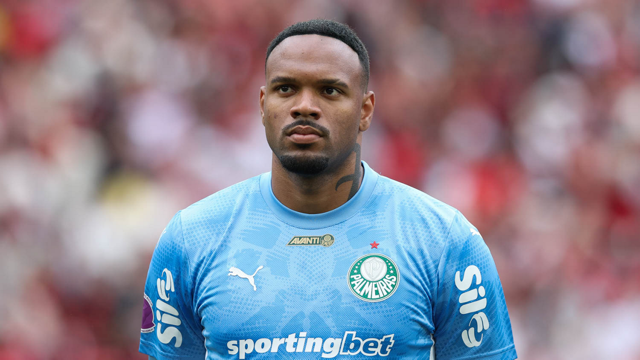 Carlos Miguel desafia estatísticas: desempenho no Palmeiras é quatro vezes pior que no Corinthians em 2024