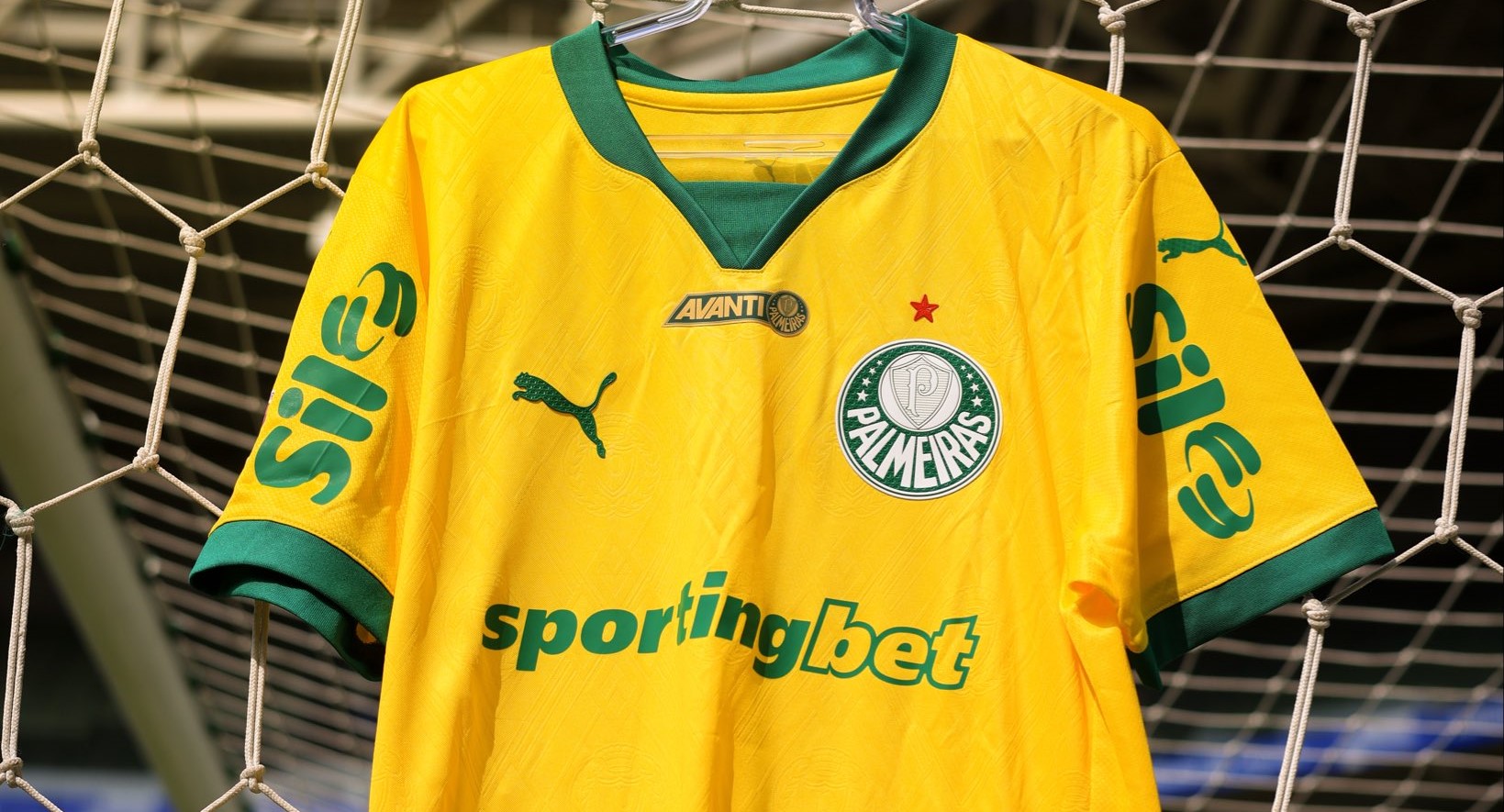 Palmeiras apresenta novidades no ataque e retorno de convocados contra o Bragantino