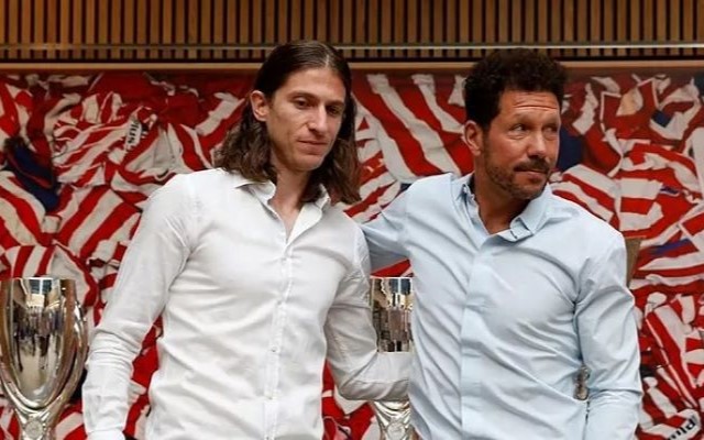 Simeone elogia Filipe Luís, mas revela torcida pelo Racing na disputa da Libertadores