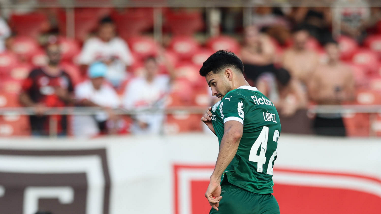 Flaco López se destaca no Palmeiras e almeja estreia na seleção argentina