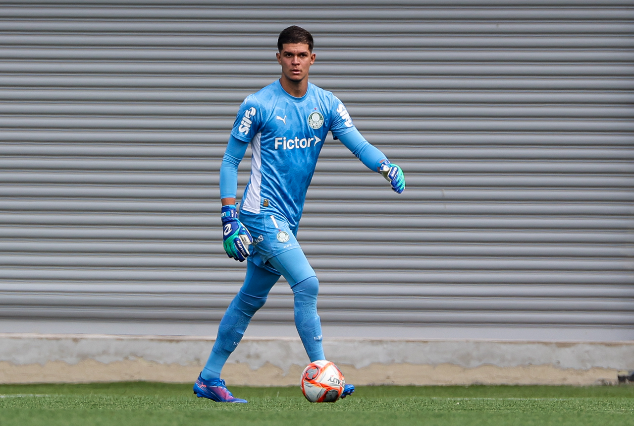 PAREDÃO! Goleiro do sub-20 destaca foco para garantir semifinal no Paulista