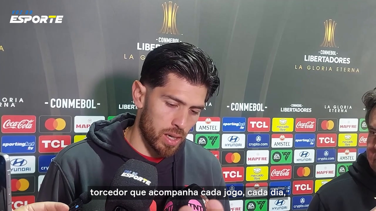 Rossi admitiu, em coletiva, que já se vê como ídolo do Flamengo após momentânea pressão da torcida