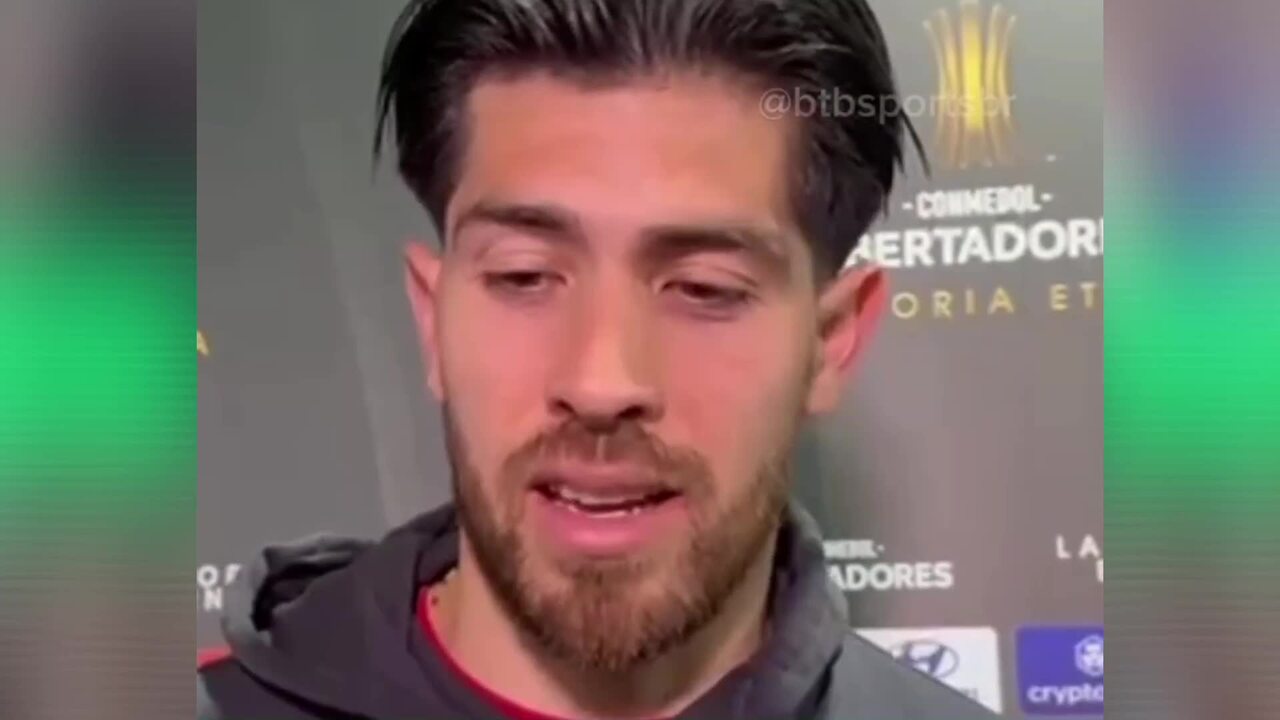 Rossi reconhece apoio da equipe ao conquistar prêmio de goleiro do mês