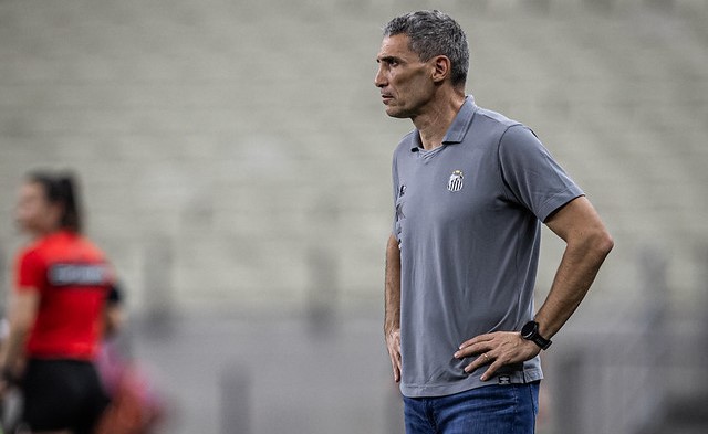 Parte mental e física: o que Vojvoda pretende trabalhar durante data Fifa no Santos