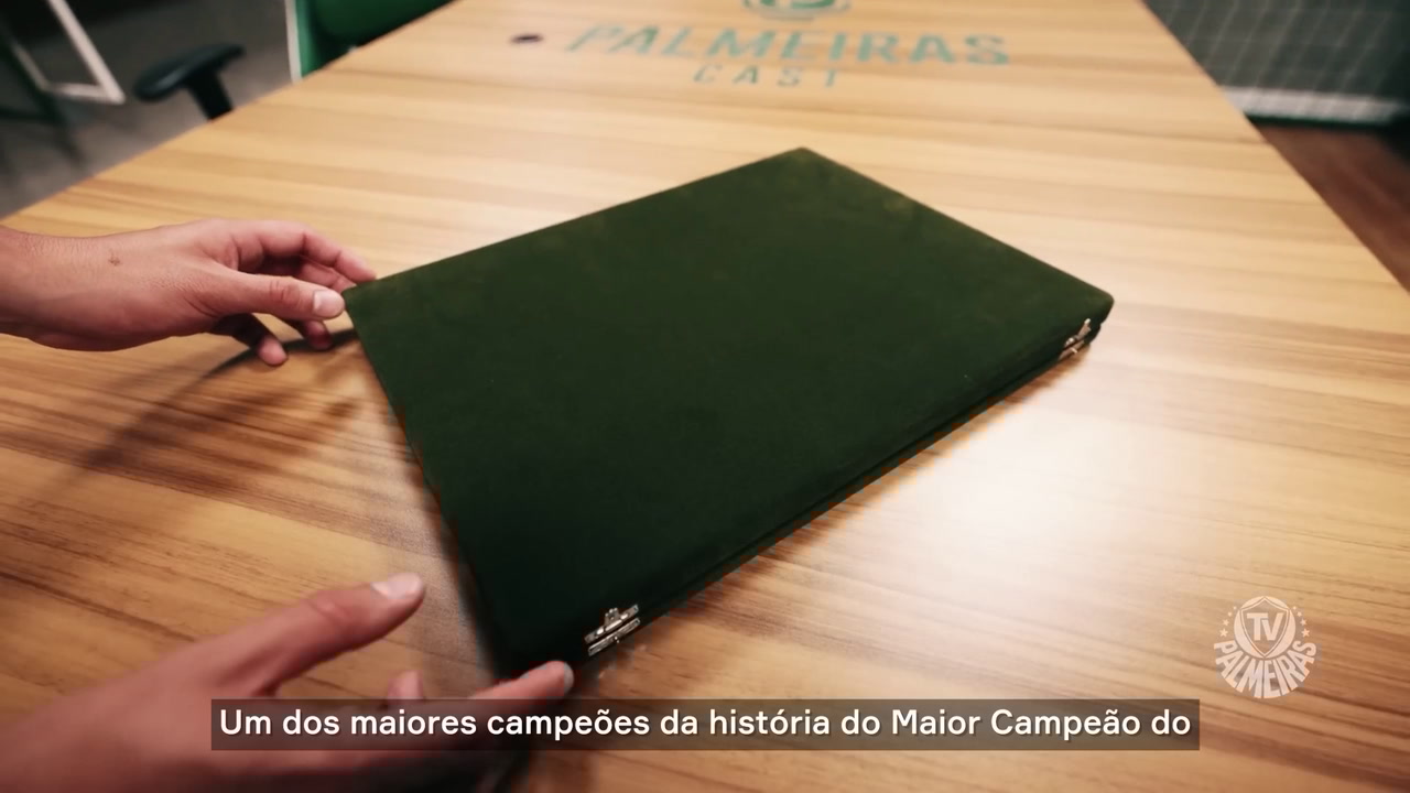 Weverton é reconhecido pela marca de 450 jogos com a camisa do Palmeiras