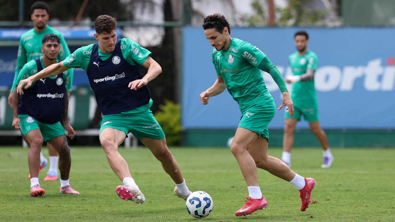 Palmeiras finaliza treino tático e desafia Juventude em busca de vitória decisiva na tabela