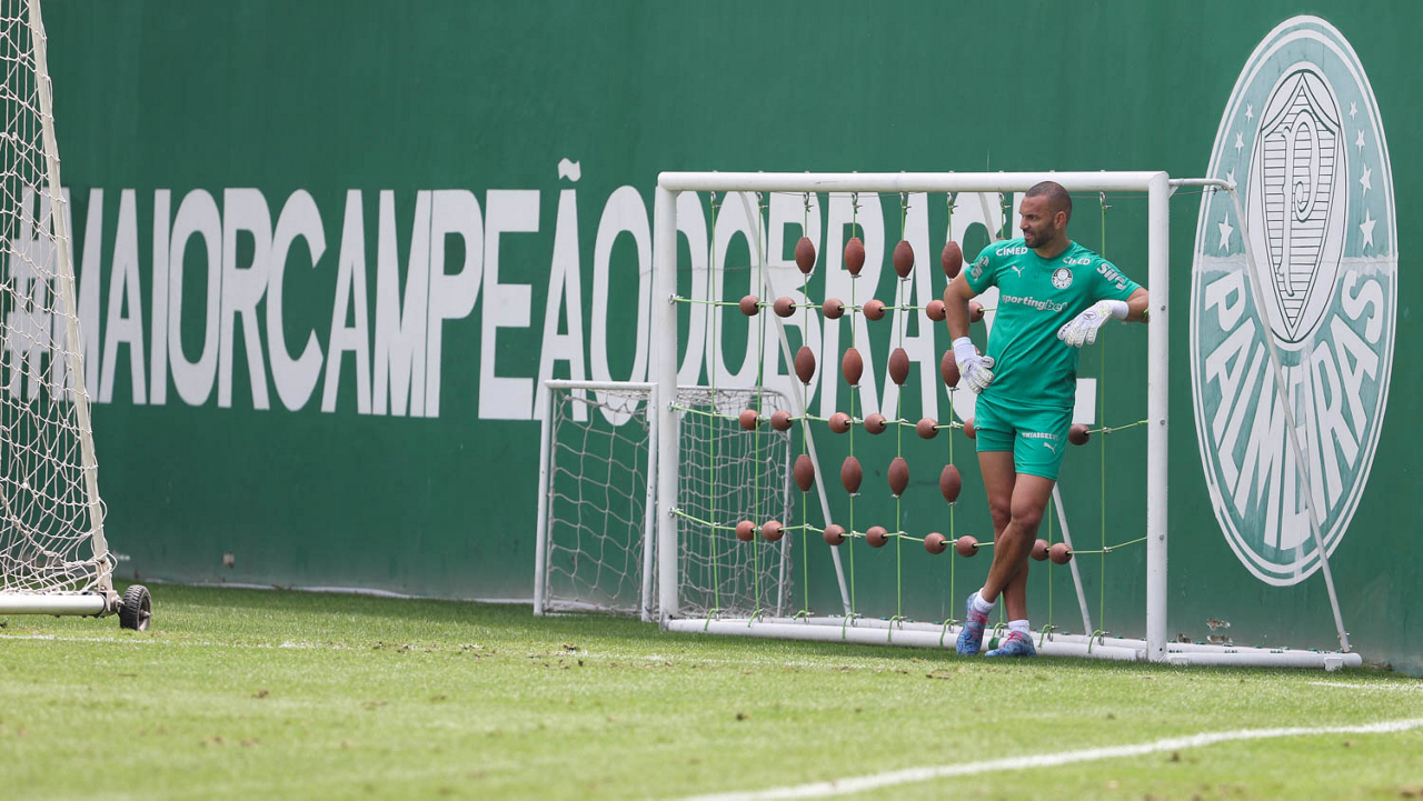 Palmeiras se reapresenta com novidades e inicia preparação intensa para duelo decisivo contra o Santos