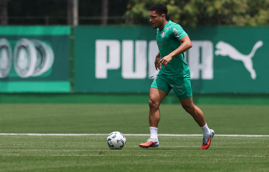 Roque dispara: Atacante admite surpresa e confirma que: futebol é muito rápido