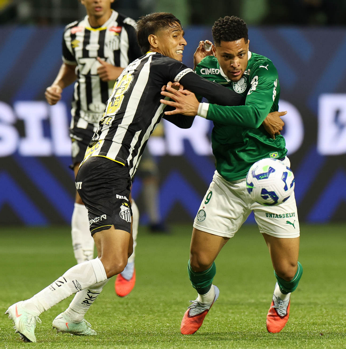 Vitor Roque brilha em vitória do Palmeiras e diz: 