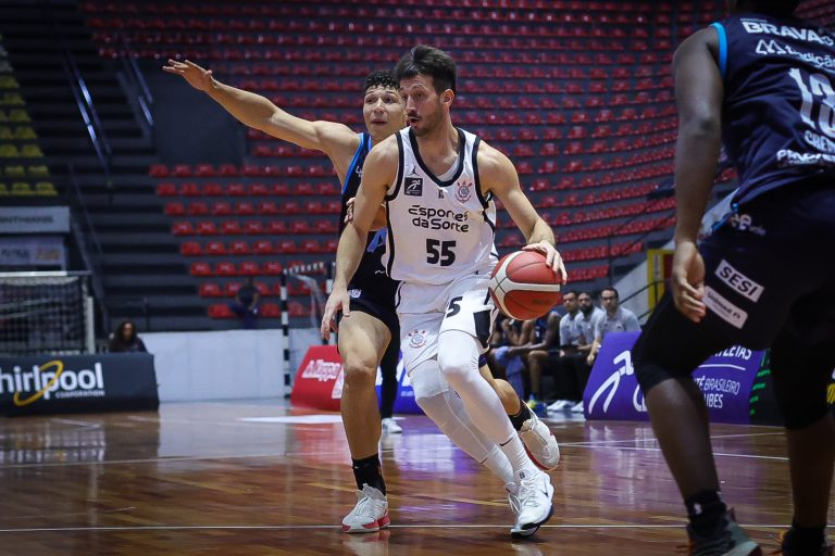 Corinthians dispara em vitória sobre Pato Basquete e garante quinta sequência no NBB
