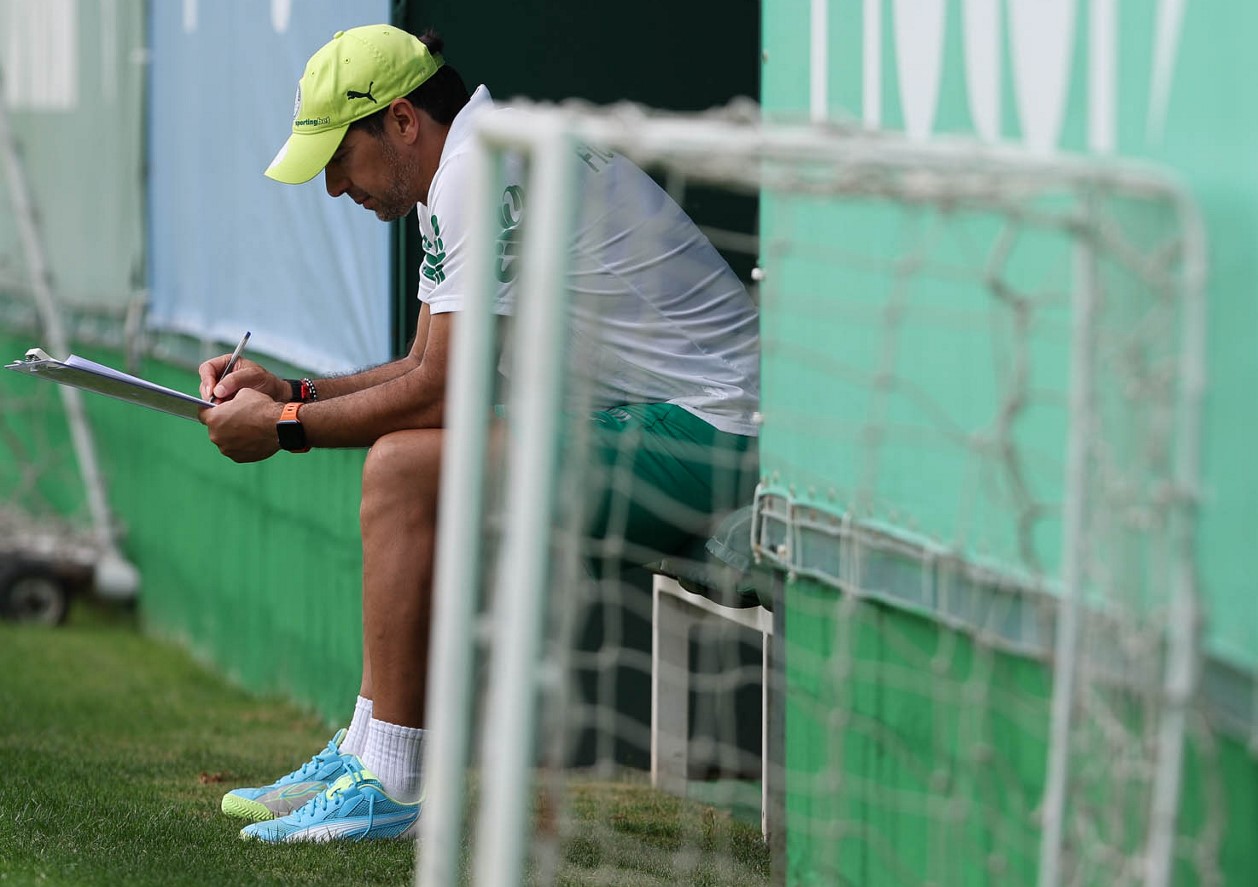 RETORNOS DECISIVOS? Palmeiras projeta o Vitória com 2 retornos e mira a perseguição ao Flamengo.