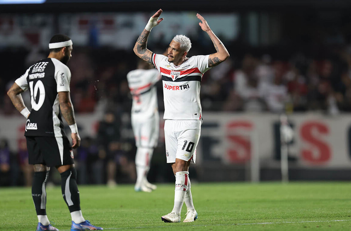 São Paulo desafia Corinthians em busca de manter invencibilidade no Brasileirão, em clássico decisivo