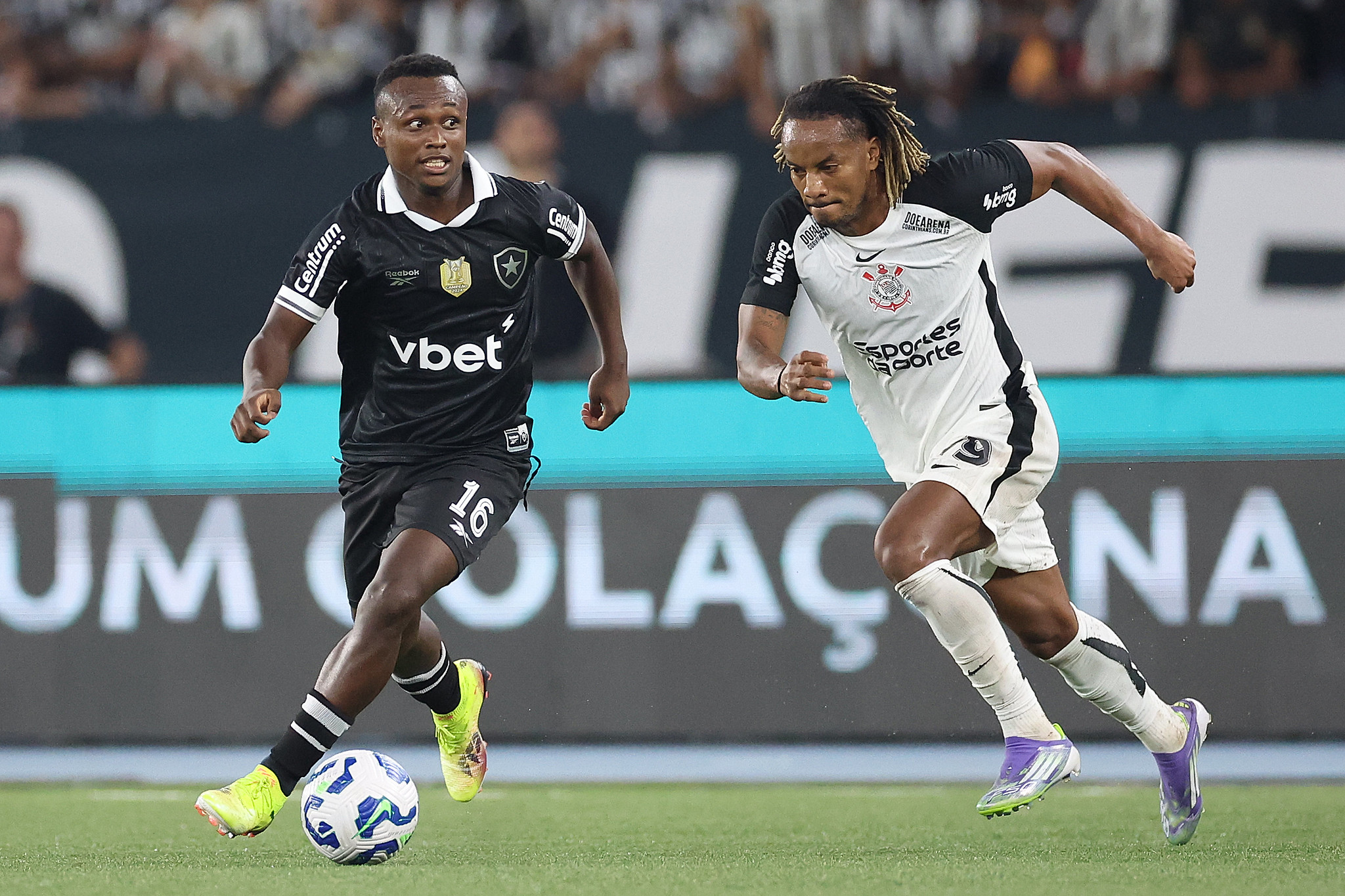 Corinthians e Botafogo se enfrentam pelo Brasileirão: onde assistir e tudo sobre o duelo decisivo