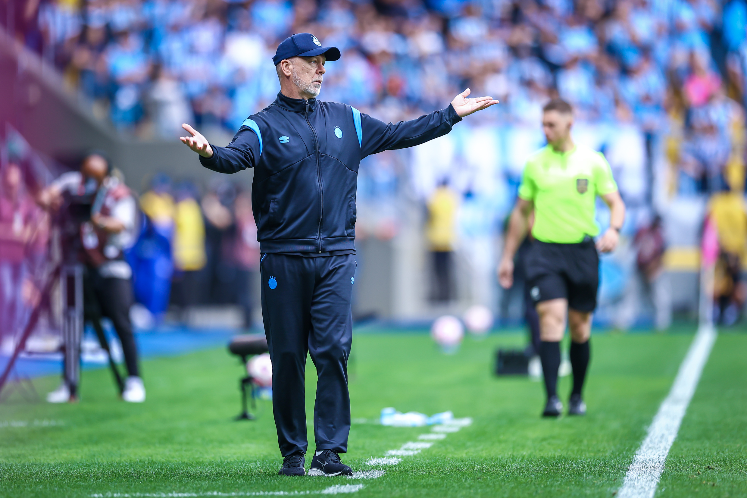 Corinthians desafia Mano Menezes em busca de manter invencibilidade recente diante do técnico