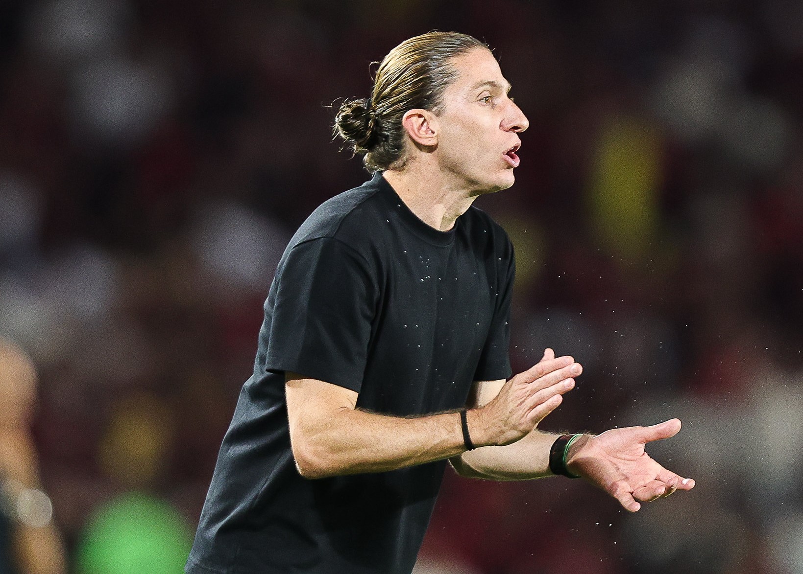Após susto no fim, Filipe Luís cobra compromisso do Flamengo: Que sirva de lição