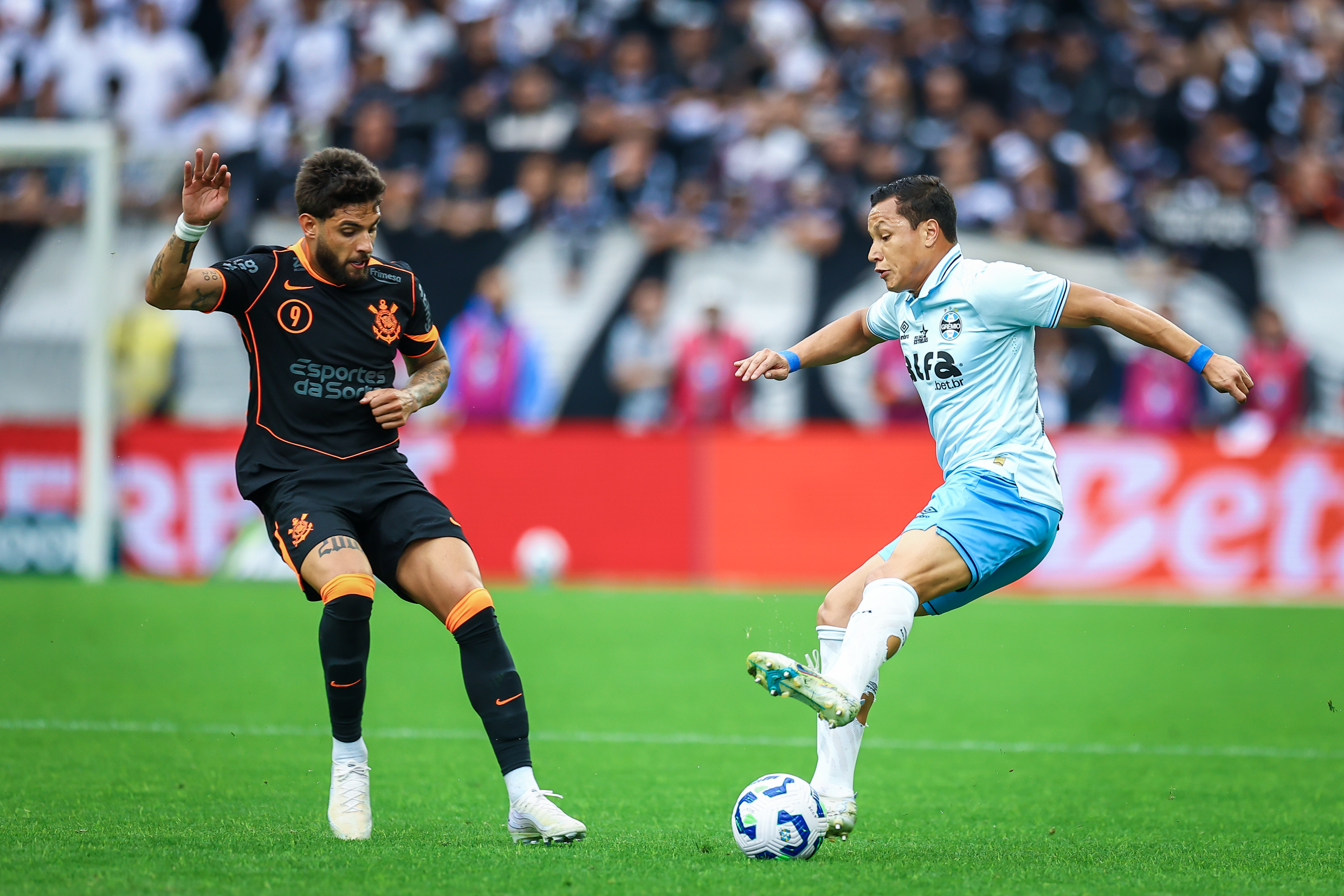 Corinthians e Grêmio se enfrentam em um duelo decisivo pelo Brasileirão: quem leva a melhor?