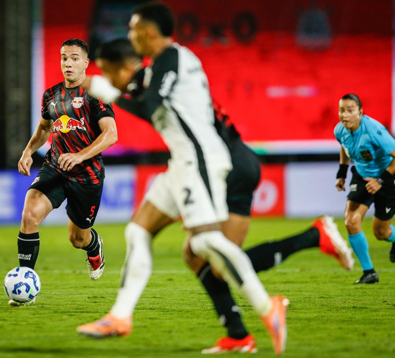 Hugo Souza contesta arbitragem após derrota do Corinthians, dispara: 