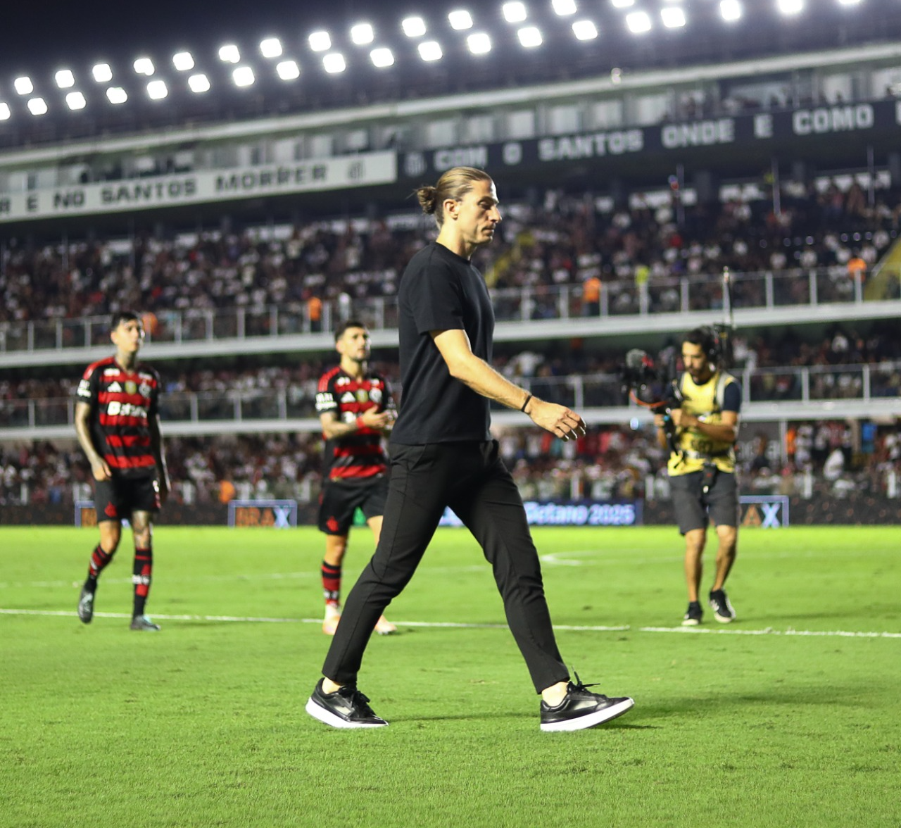 Filipe Luís exime Gonzalo Plata e admite erros letais do Flamengo