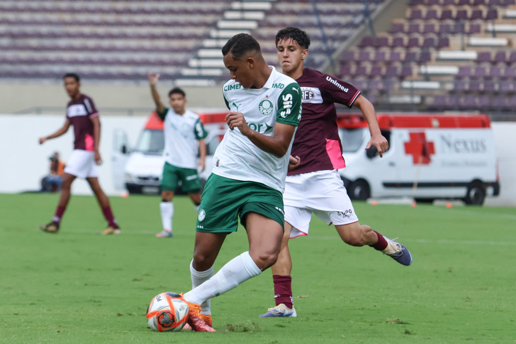 Palmeiras sub-15 supera Ferroviária e avança à final do Paulistão com grande desempenho em campo
