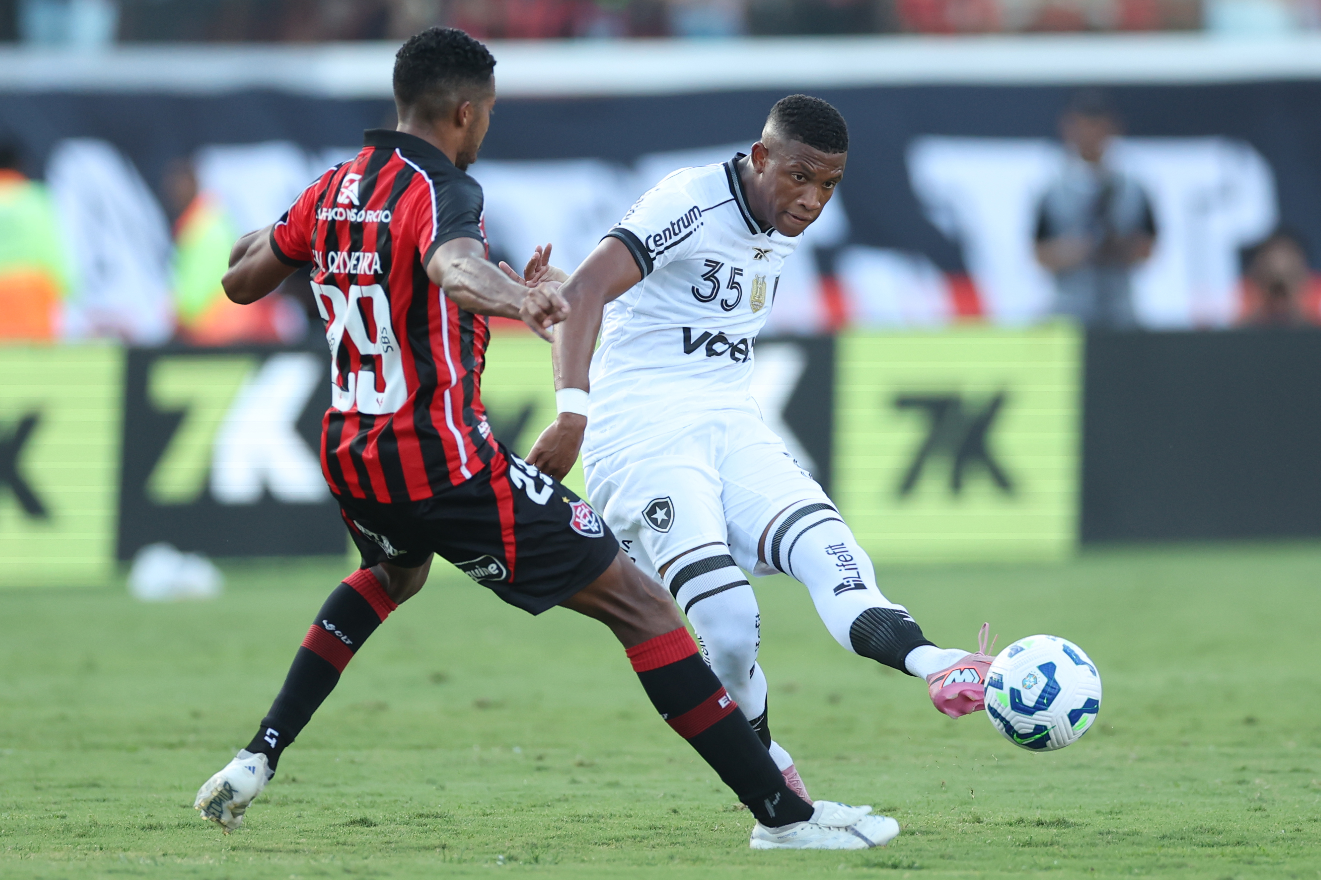 Botafogo só empata com o Vitória e perde chance de entrar no G5