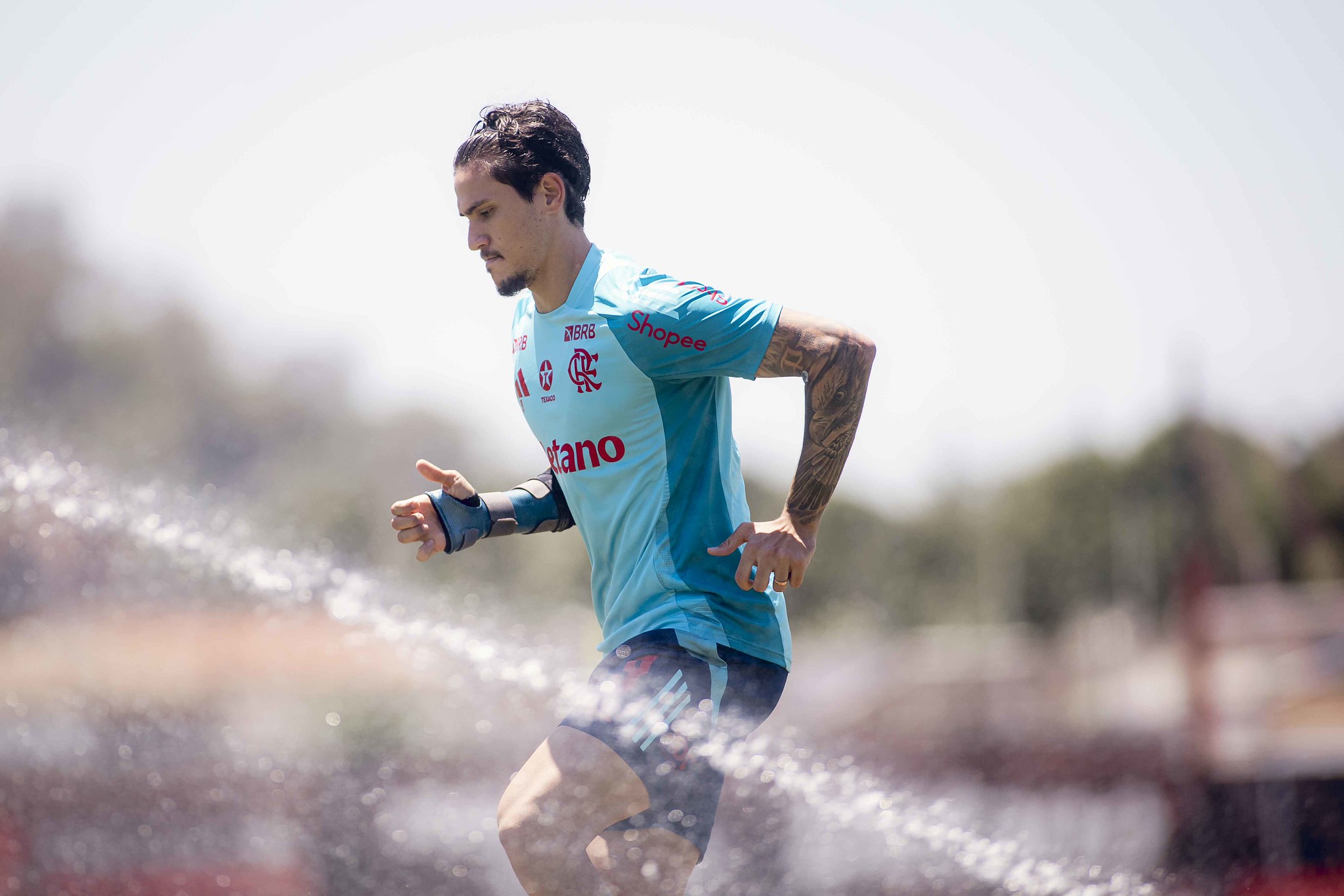 Artilheiro recuperado para final? Pedro projeta volta aos treinos com bola e acelera recuperação para Lima