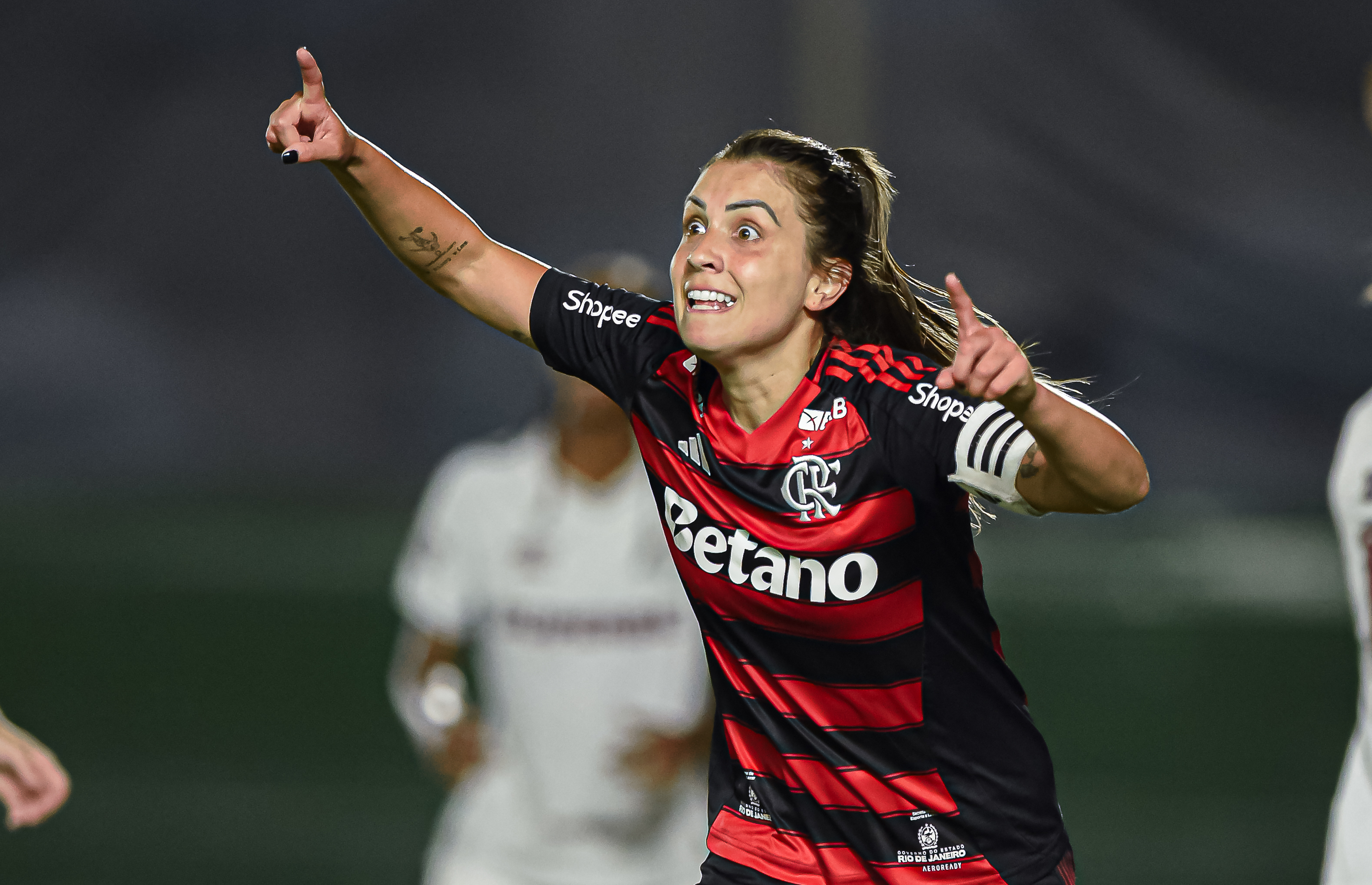 Flamengo se impõe e bate Fluminense, conquistando o título do Carioca feminino com garra na decisão