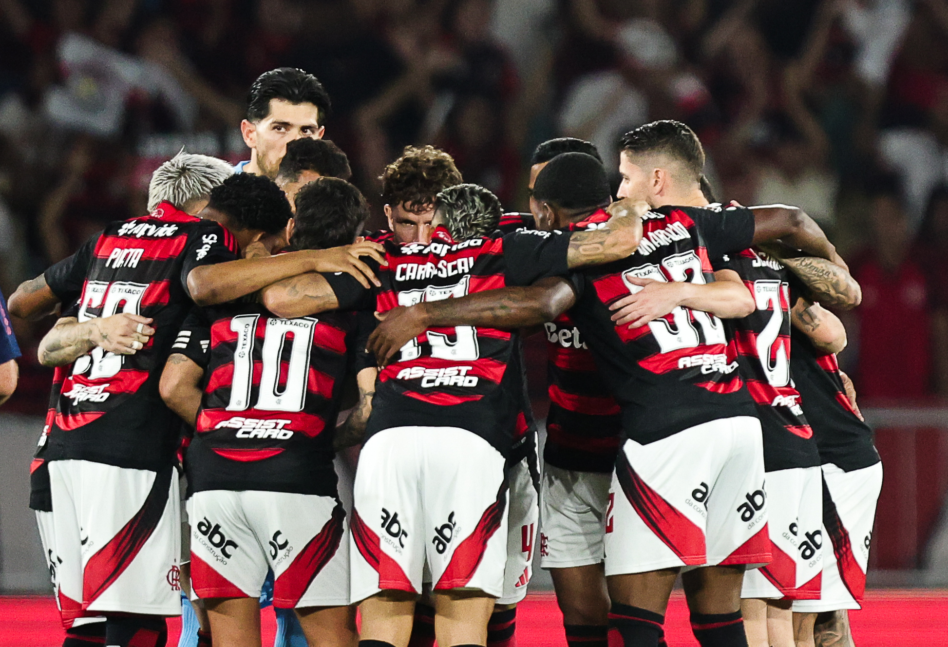 Flamengo se prepara para duelo decisivo contra o Atlético-MG em meio a incertezas nos bastidores