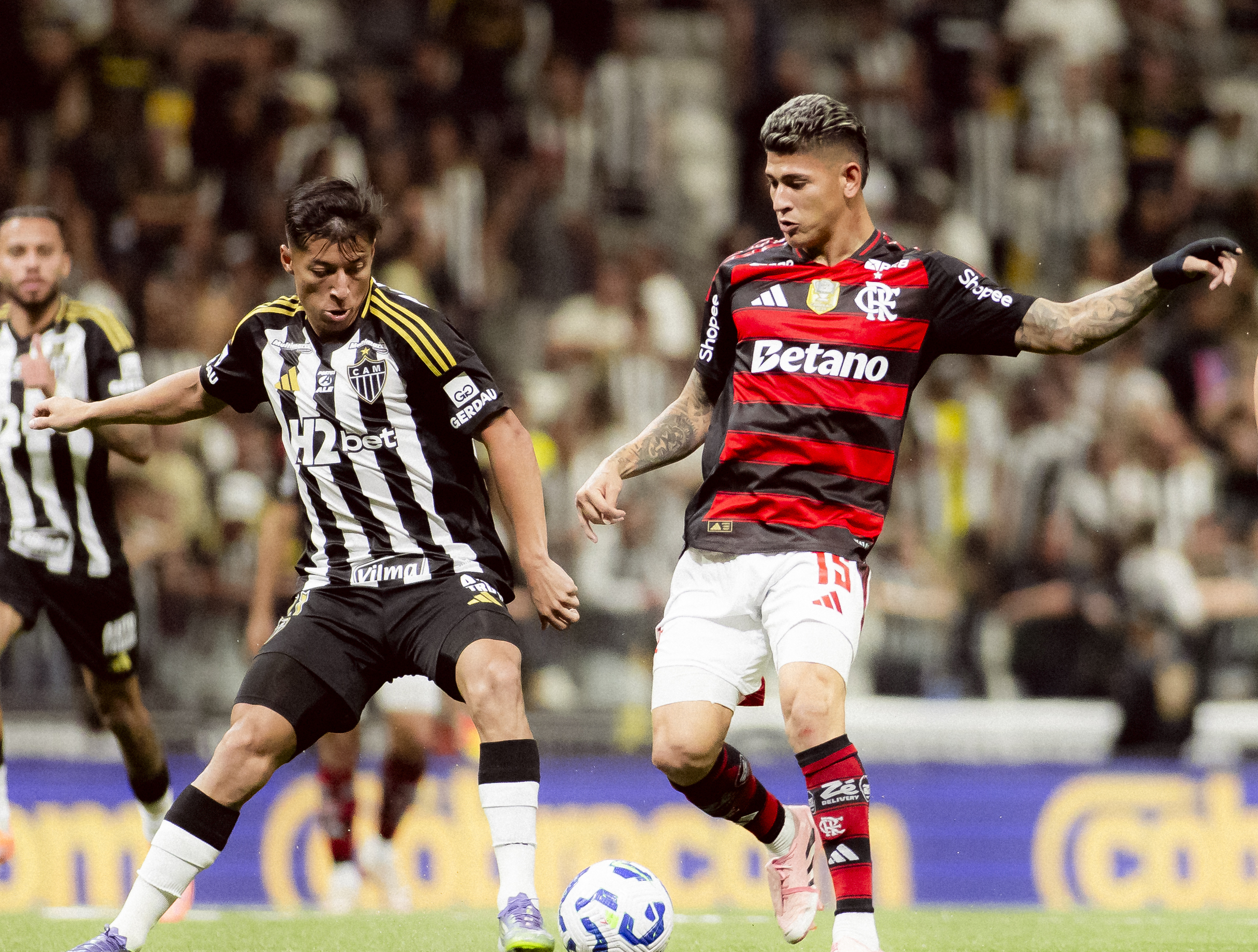 Flamengo reage em clássico contra o Atlético-MG e dá passo importante rumo ao título estadual