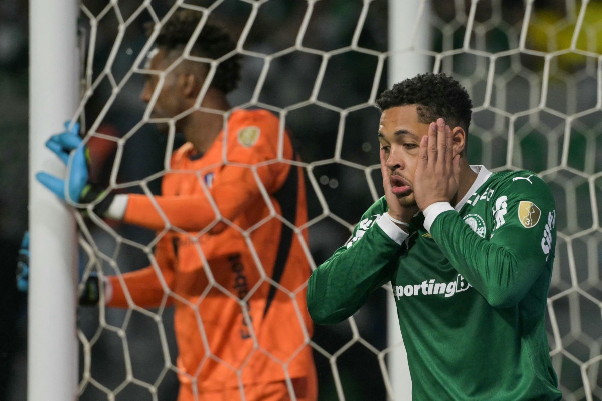Vitor Roque é convocado e Palmeiras perde jovem talento em duelo decisivo contra o Santos