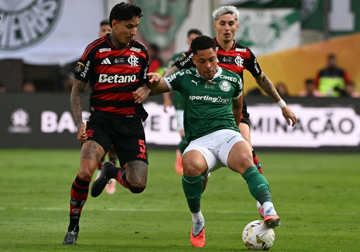 Palmeiras e Flamengo fazem duelo eletrizante em Lima; torcedores vibram na final da Libertadores