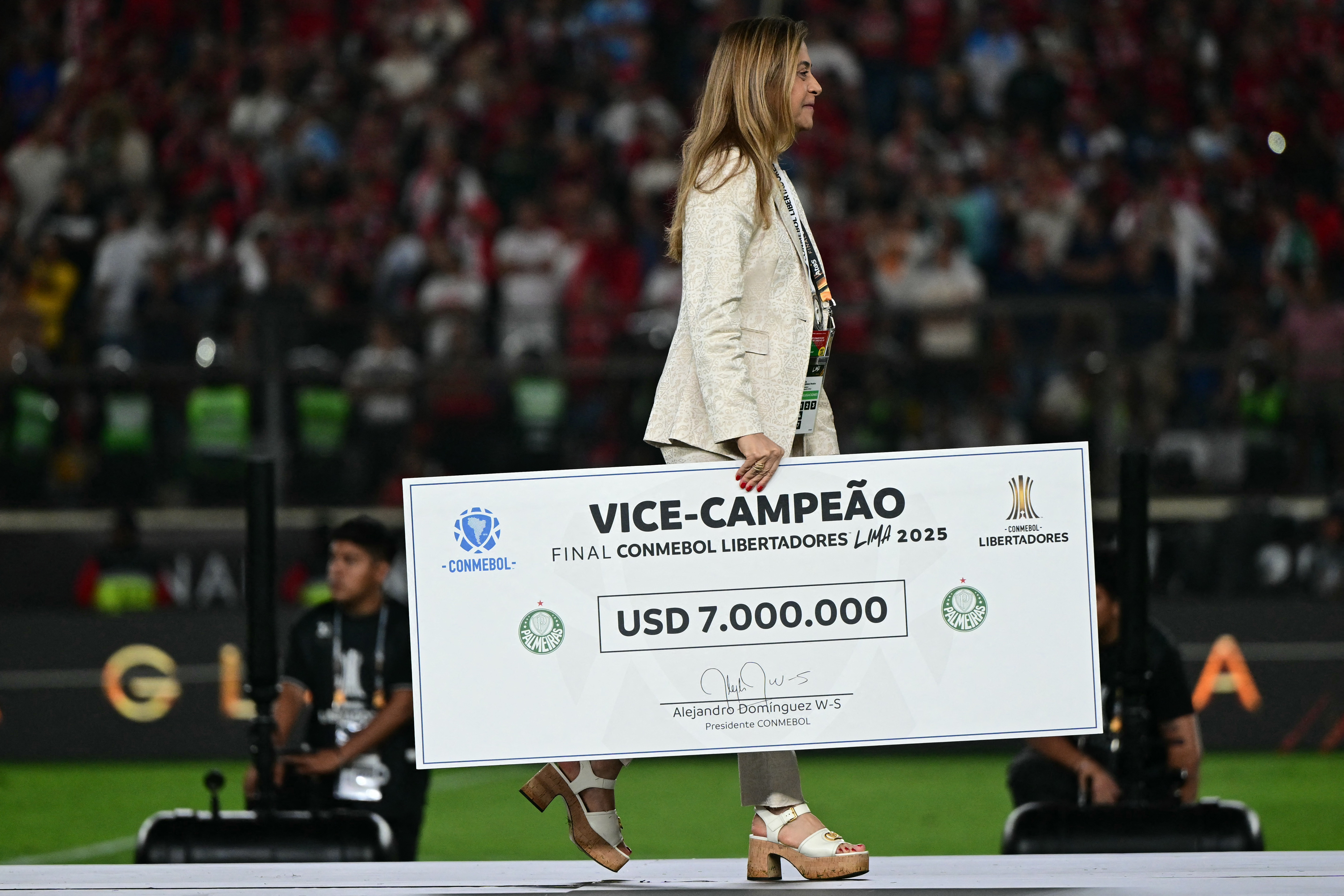 Leila dispara contra Palmeiras: 